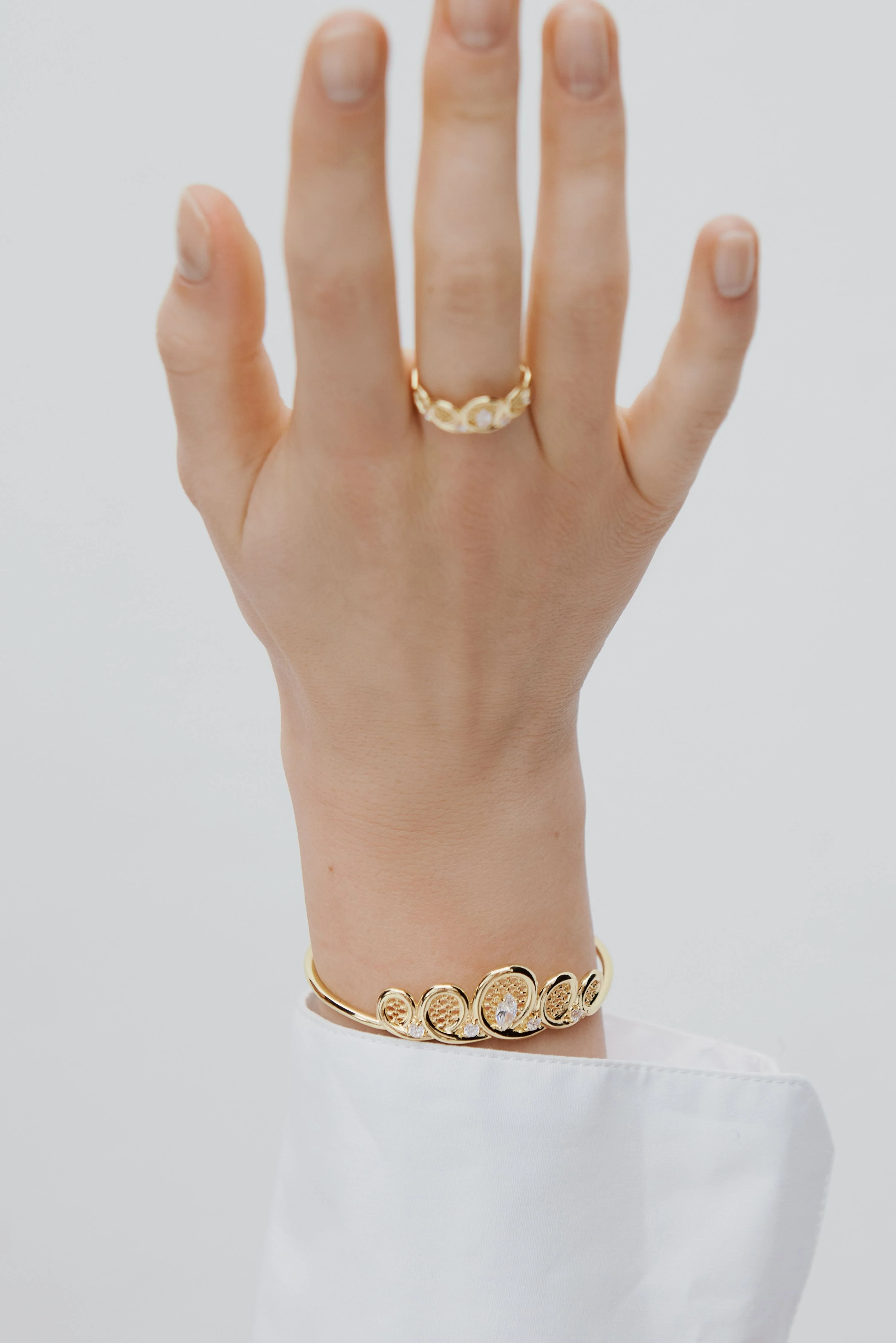 Adjustable Golden Filigree and Crystal Tiara Ring - Image 4