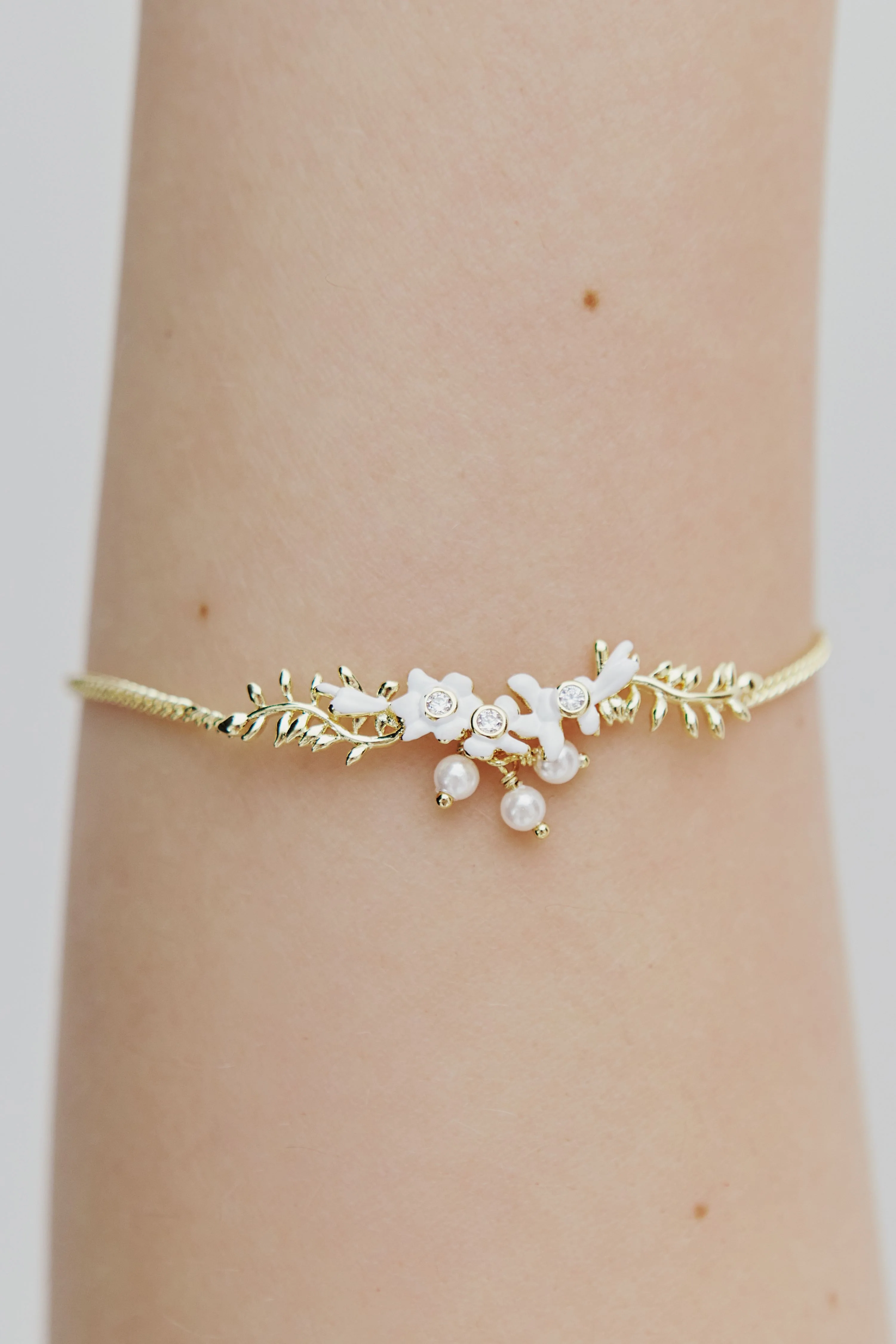 Golden Laurel Leaf - White Wisteria and Cultured Pearl Bracelet - Image 3