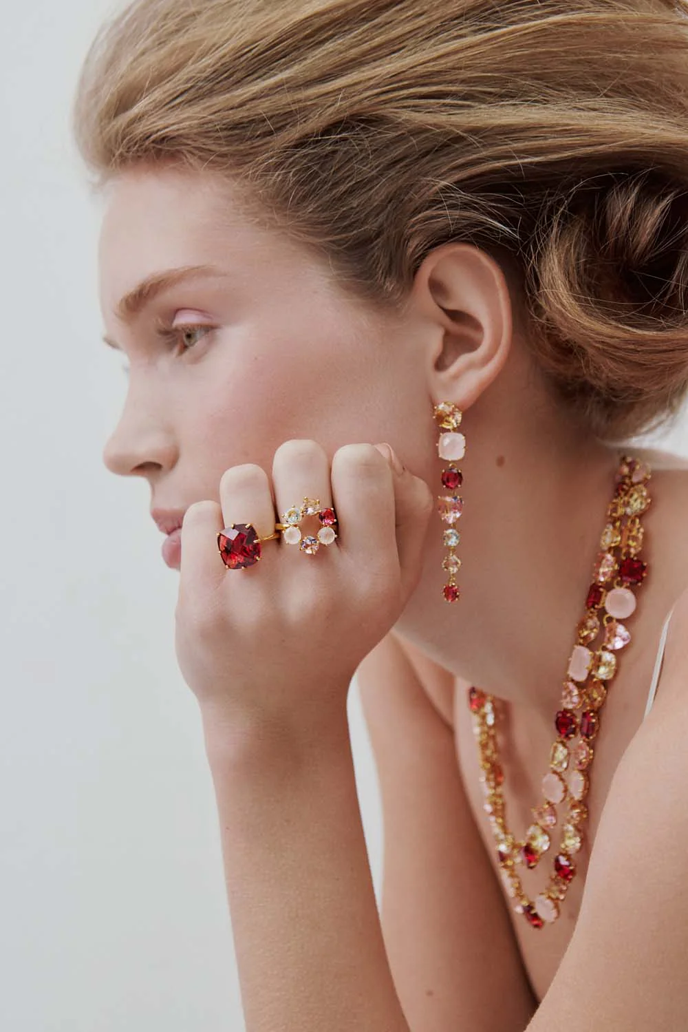Gradient Pink Diamantine Cocktail Ring with 6 Stones - Image 3