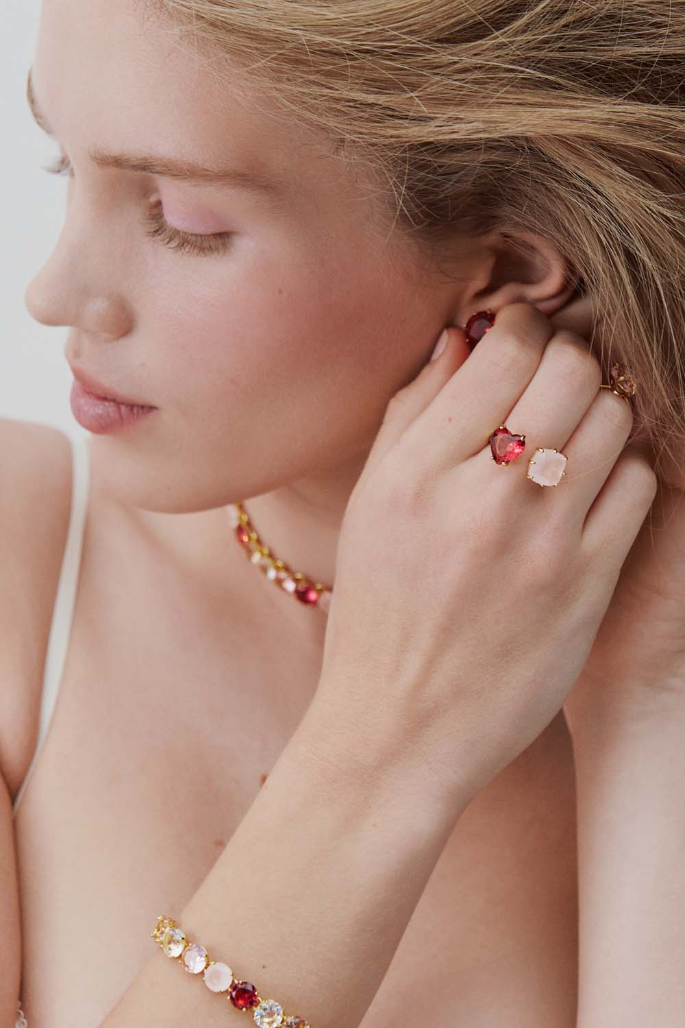 Gradient Pink Diamantine Fine Bracelet with Row of Stones - Image 4