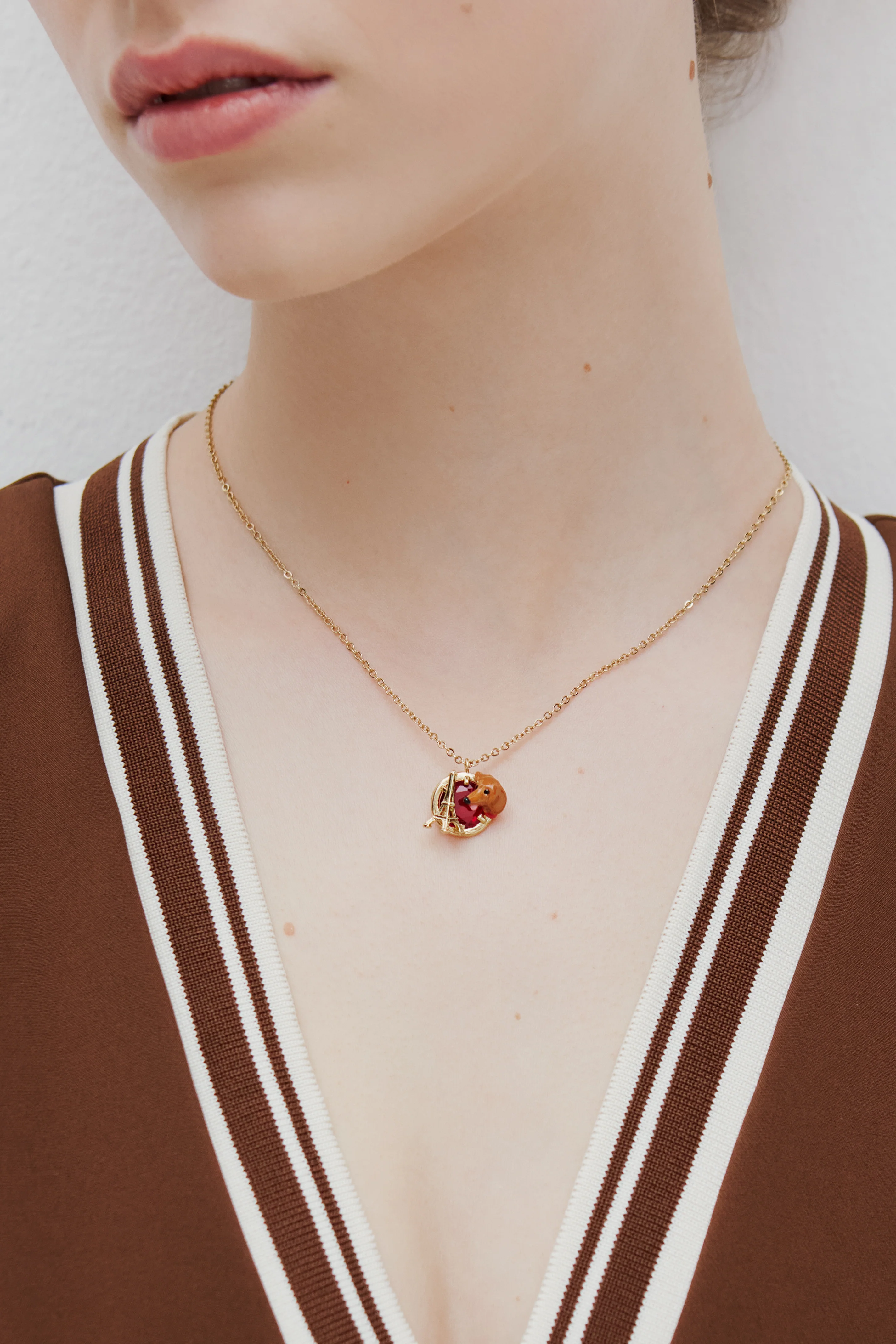 Les Néréides Loves Animals - Dachshund Pendant Necklace with Eiffel Tower and Garnet Red Stone - Image 4