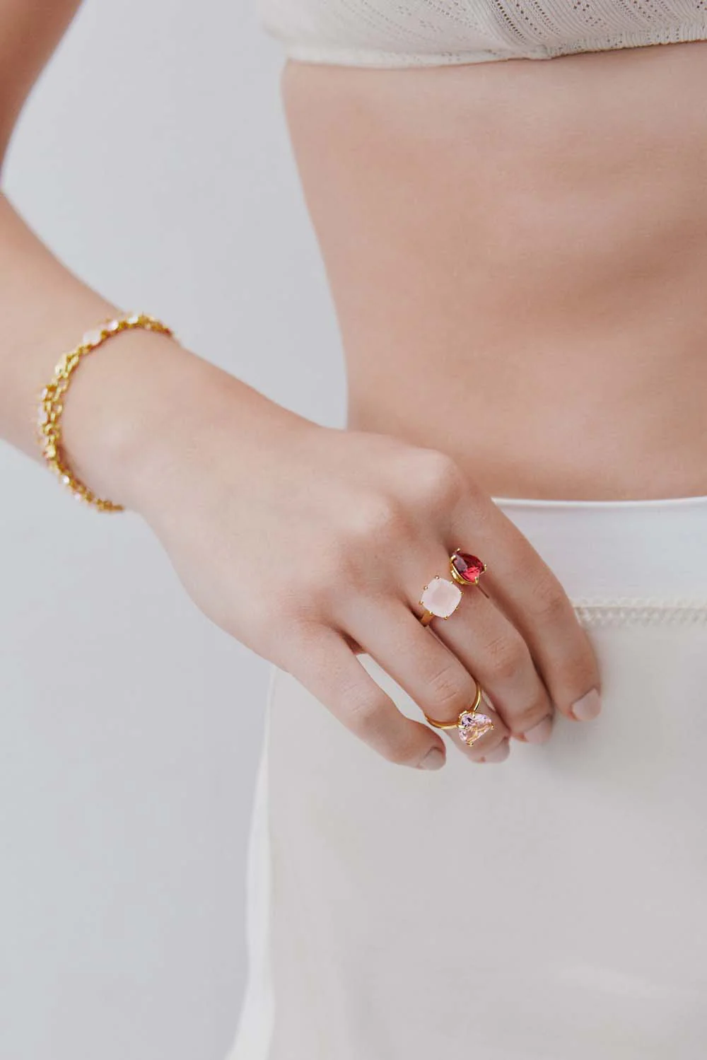 Light Pink Diamantine Heart-Shaped Ring - Image 4