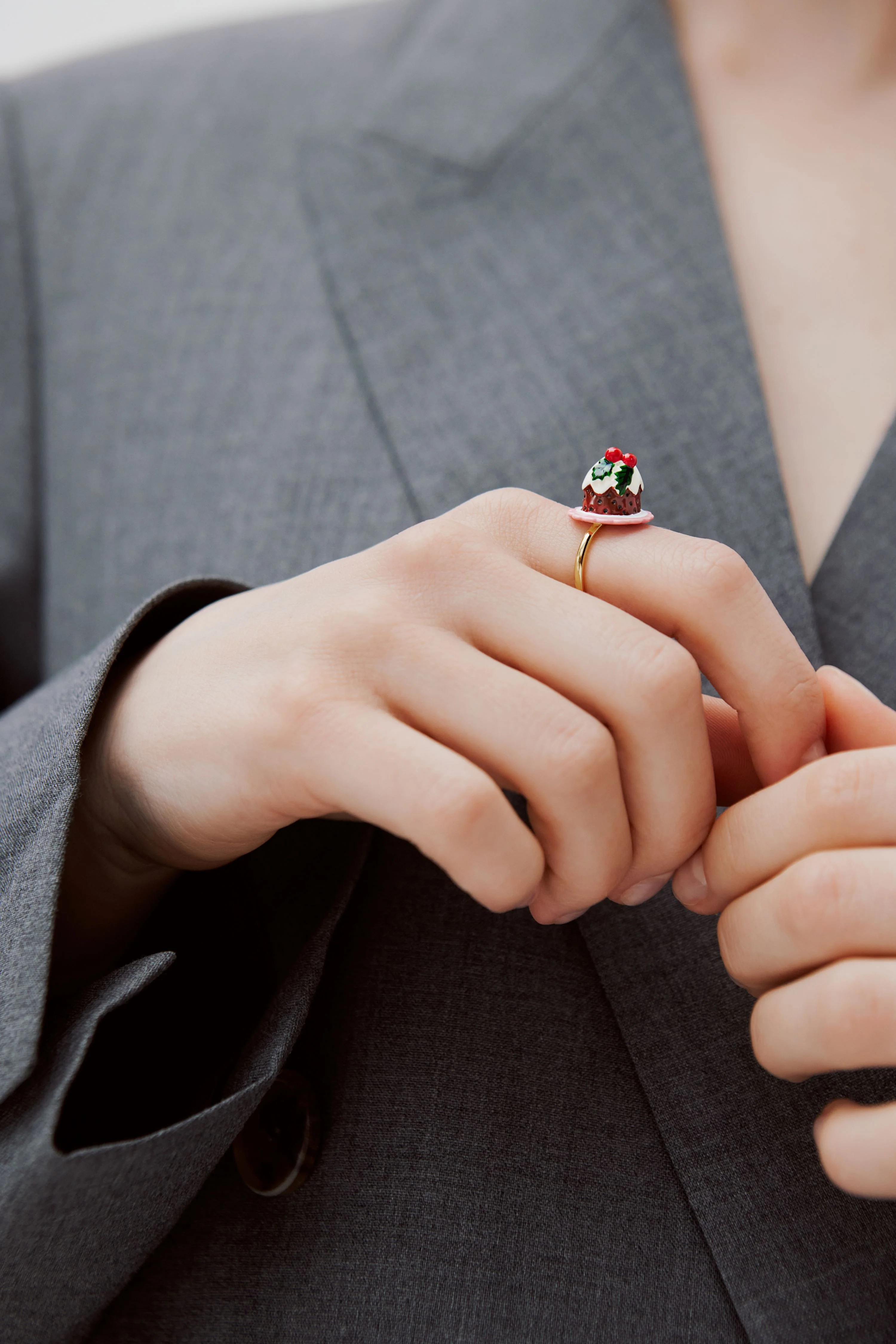 N2 Adjustable Ring with Pudding and Red Faceted Crystal Bead - Image 3