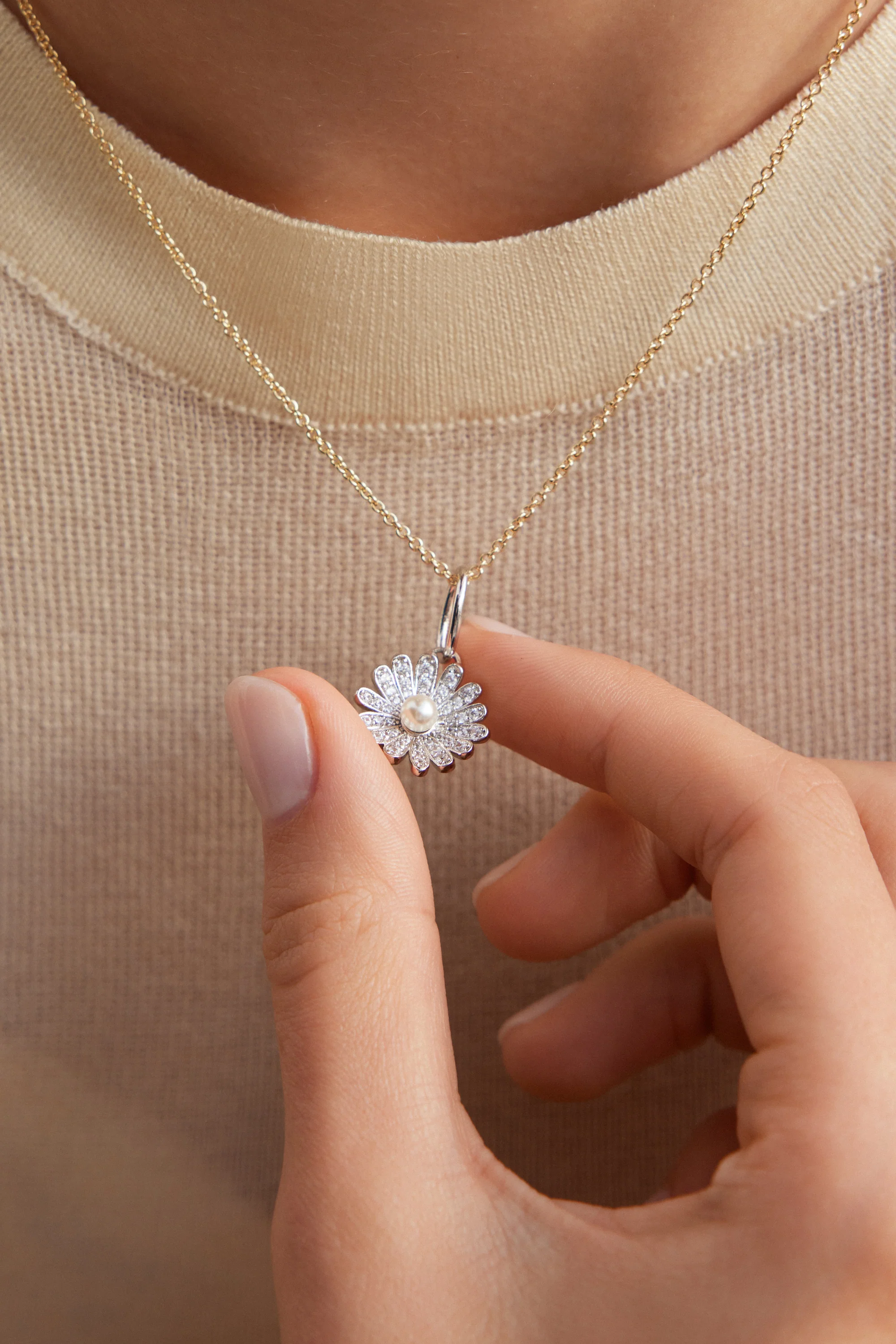 Silver Daisy Pendant "Innocence and Transformation" - Image 2