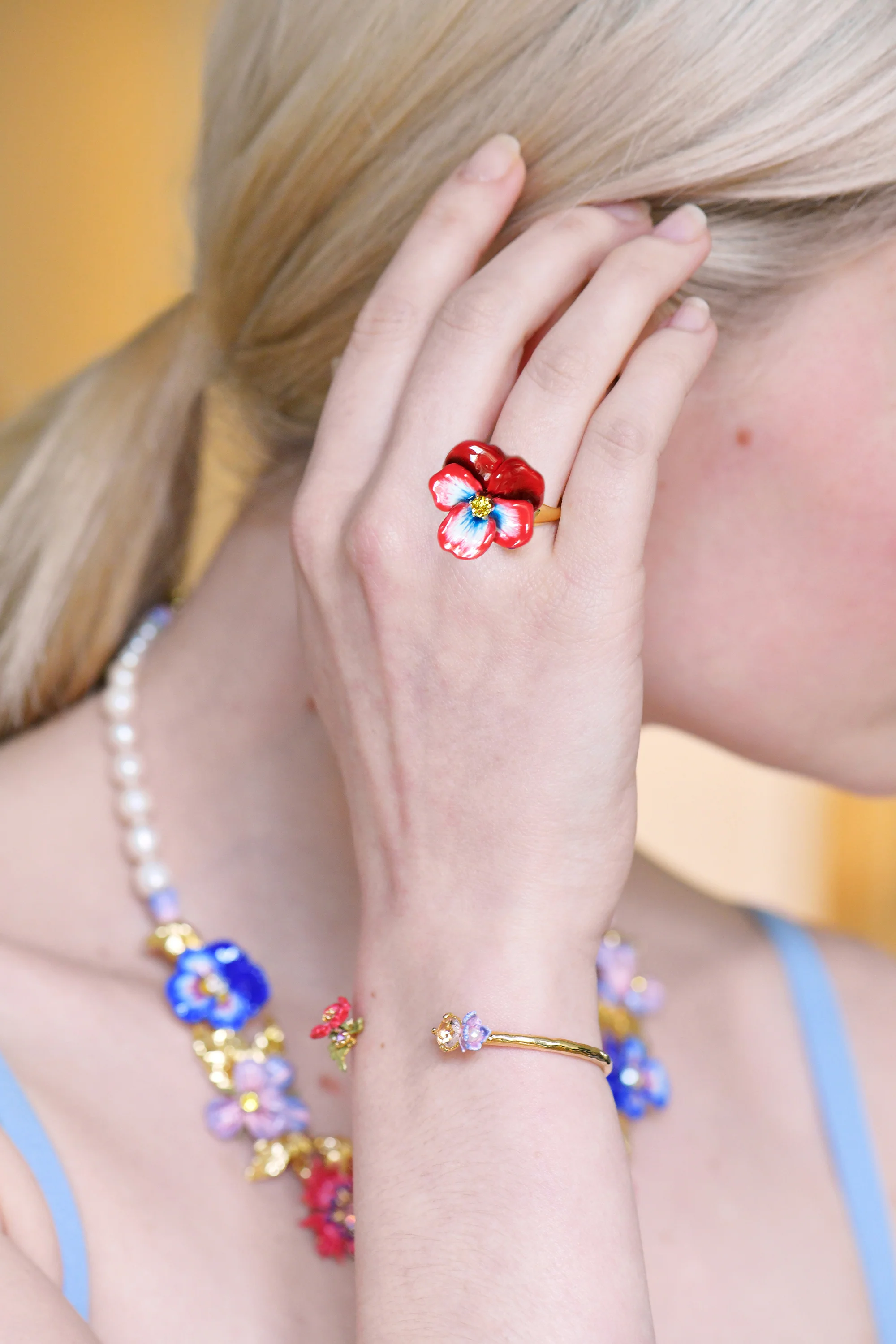 Thousand Pansies Red pansy and faceted crystal cocktail ring - Image 3