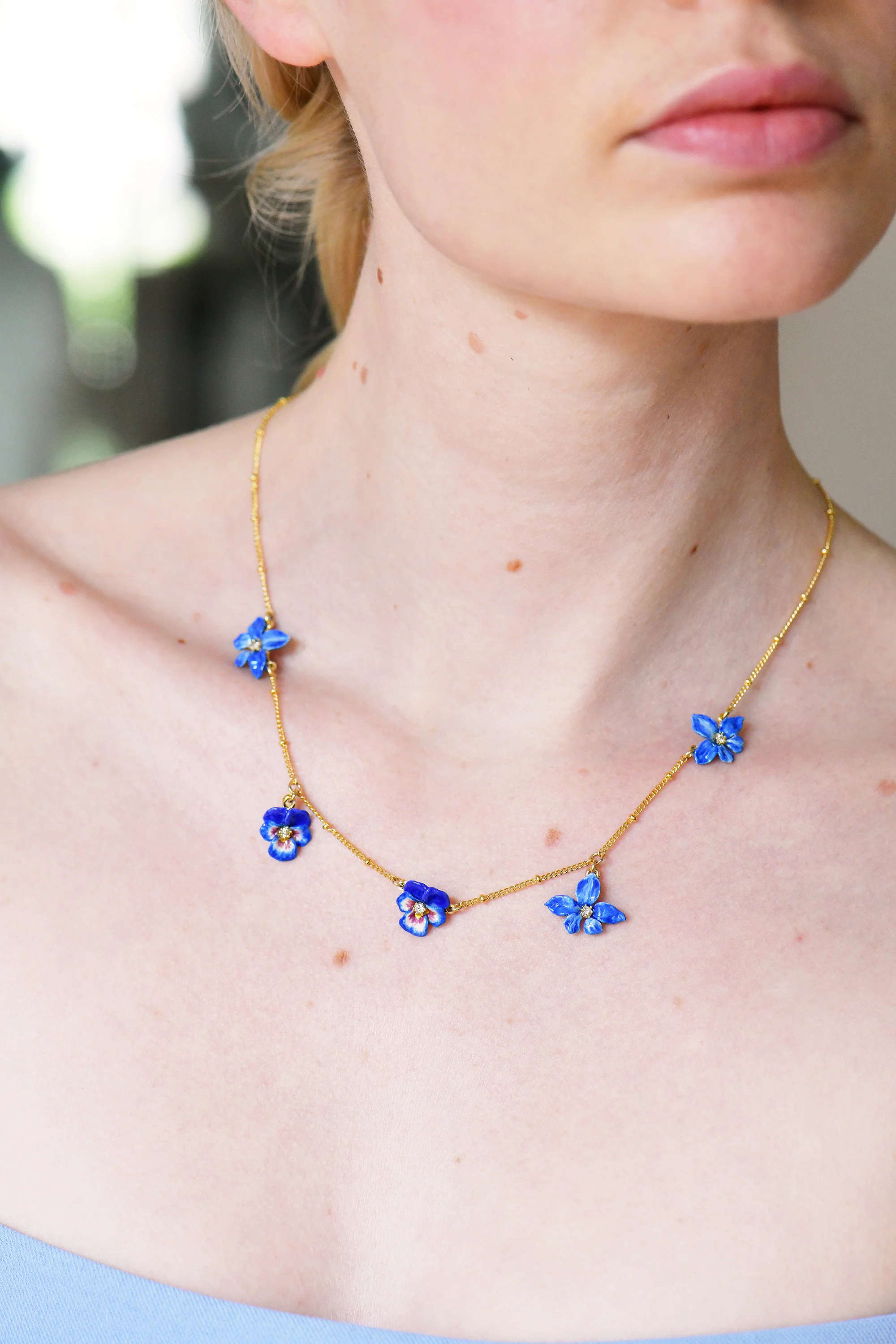 Thousand Pansies Violet, pansy and golden beads thin necklace - Image 3