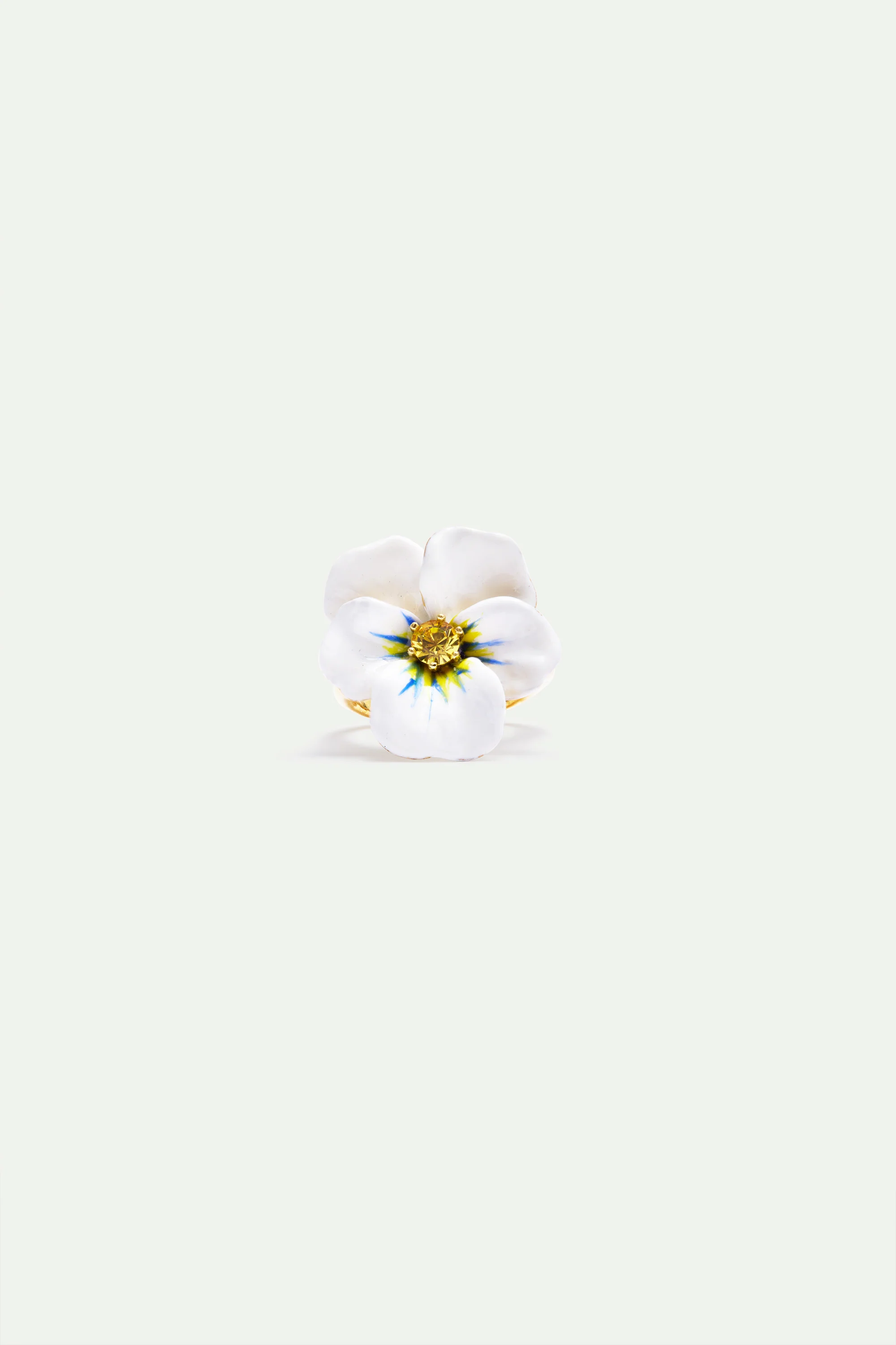 White Pansy and Cut Crystal Cocktail Ring - Image 2
